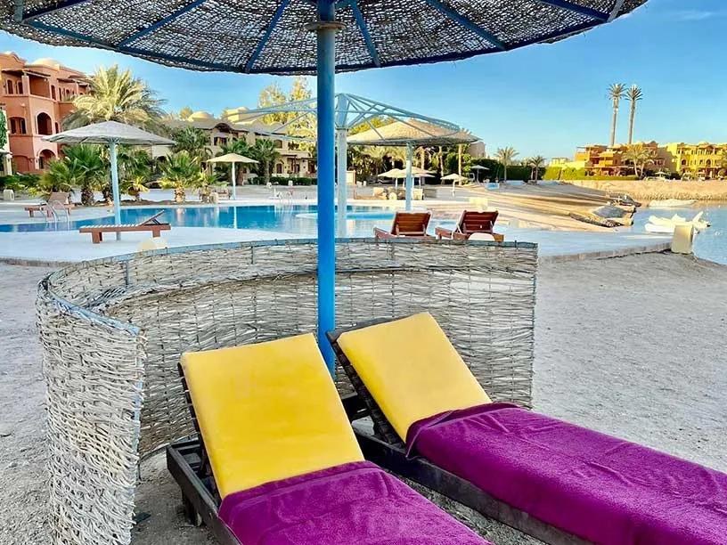 Strand mit Liege/Beach with Lounger