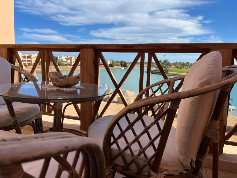 Balkon mit Lagunensicht/Balcony with Lagoon View